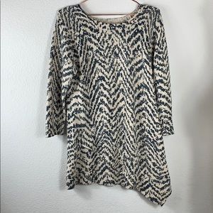Design 365 long sleeve snake asymmetrical hem top